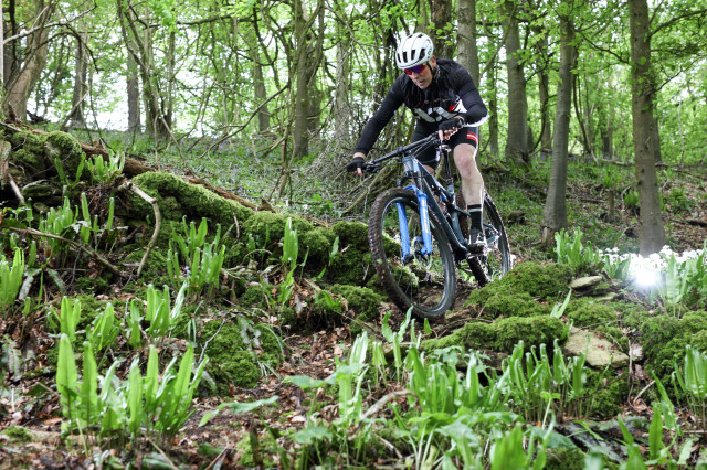 2021 Merida Ninety-six 8000 action 3.jpg