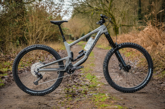 2021 Nukeproof Giga Comp 275 Whole bike-1.jpg