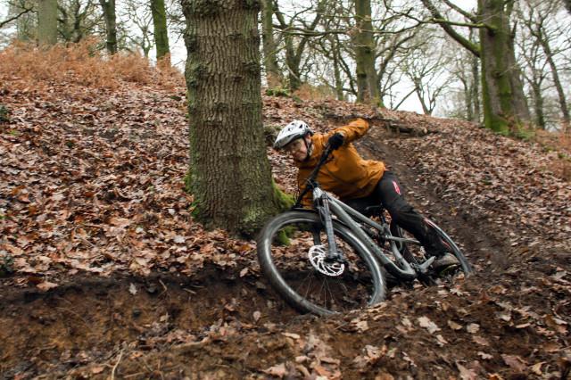 2021 Nukeproof Mega Comp 290 Riding 2.jpg
