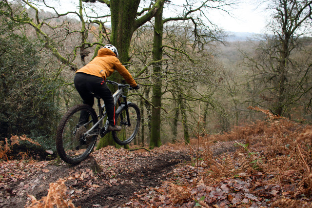 2021 Nukeproof Mega Comp 290 Riding 5.jpg
