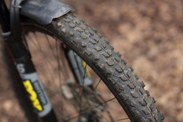 2021 Pirelli Scorpion Enduro S tread angle.jpg
