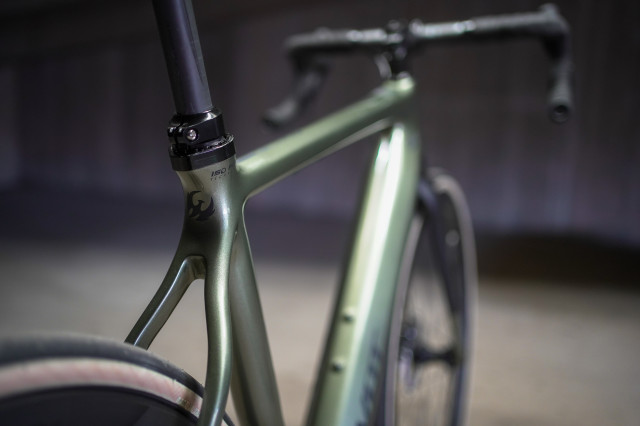 2021 Pivot EVault seat tube.jpg