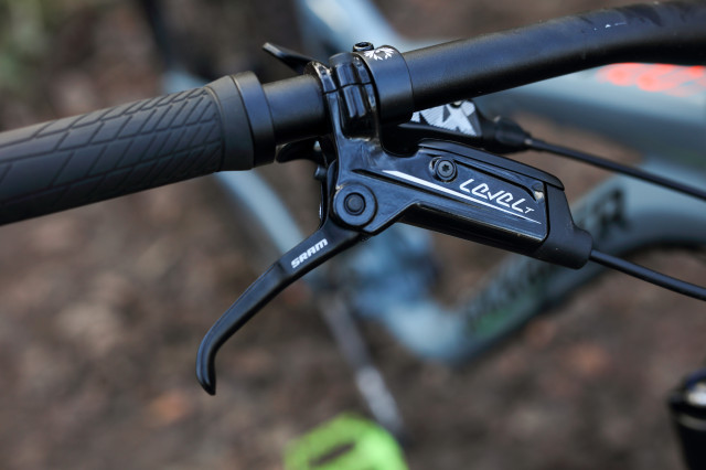 2021 Rockrider am 100 s brake.jpg
