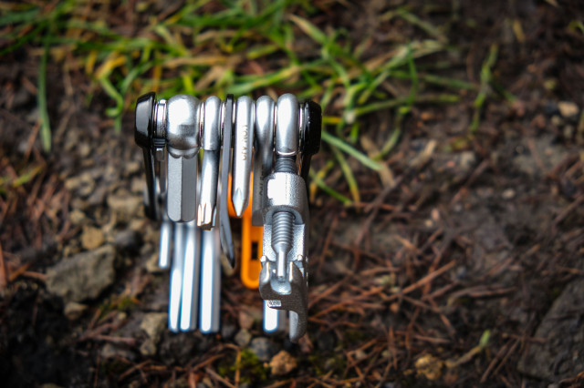 2021 SKS TOM 18 multitool-1.jpg