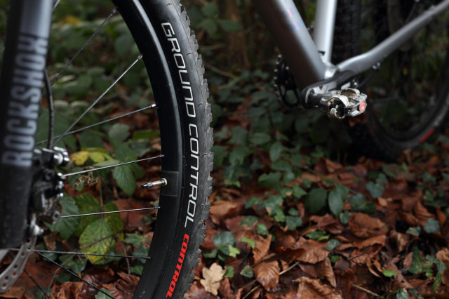 2021 Specialized Rockhopper Expert tyre.jpg