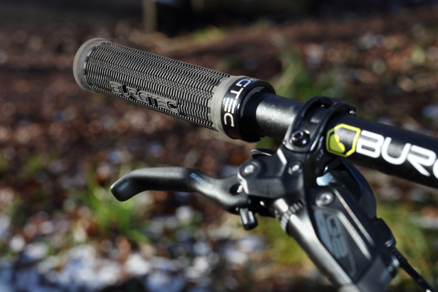 2021 Stif Squatch pro 200 grip.jpg