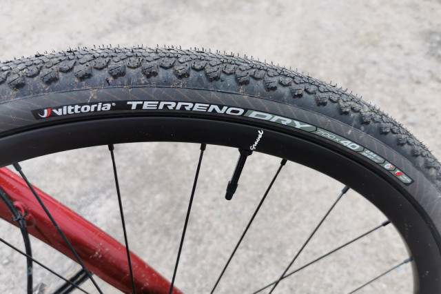 2021 Vittoria Terreno Dry 700x40 Main.jpg