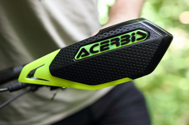 2021 acerbis x-elite handguard coverage w:spoiler.jpg
