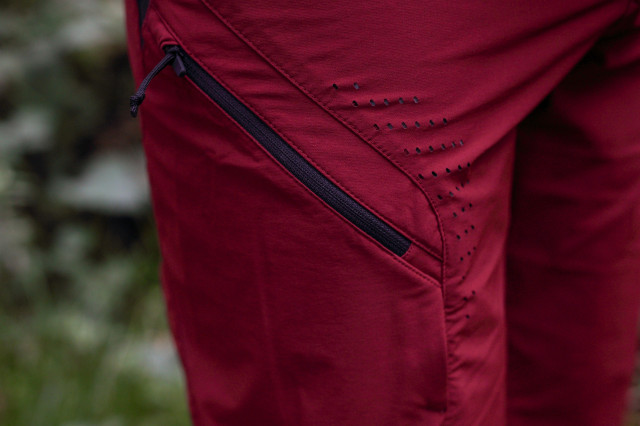 2021 alpinestars alps 8.0 shorts perforations.jpg