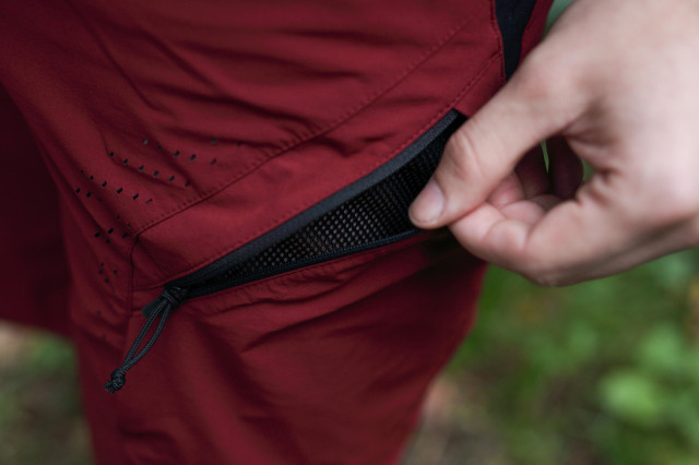 2021 alpinestars alps 8.0 shorts pocket.jpg