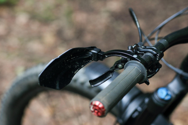 2021 avs handguard rear.jpg