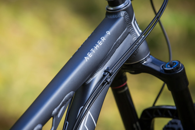 2021 bird aether 9 top tube.jpg