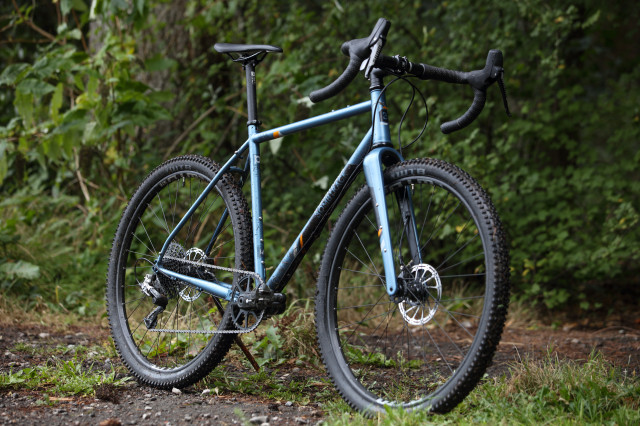 2021 bombtrack Hook EXT 3q front.jpg