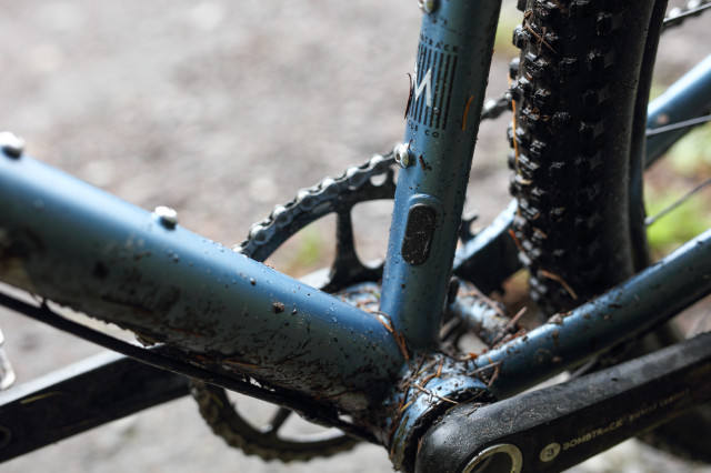 2021 bombtrack Hook EXT dropper routing.jpg
