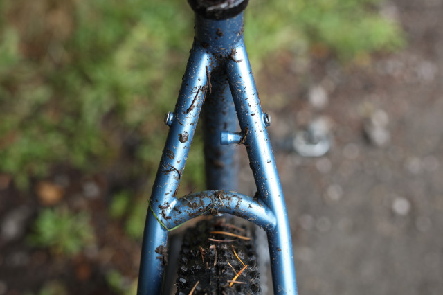 2021 bombtrack Hook EXT seatstay bridge.jpg