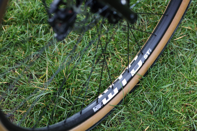 2021 bombtrack beyond 2 wheel.jpg