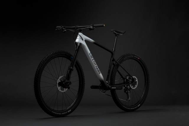 2021 cannondale scalpel ht hero 2.jpg