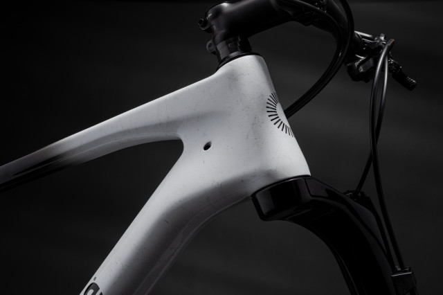 2021 cannondale scalpel ht hero routing.jpg