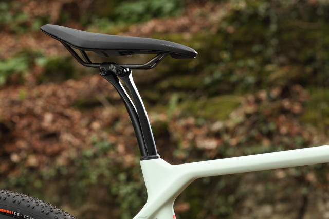 2021 canyon grizl seat tube.jpg