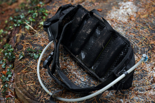 2021 ergon ba hip pack back.jpg