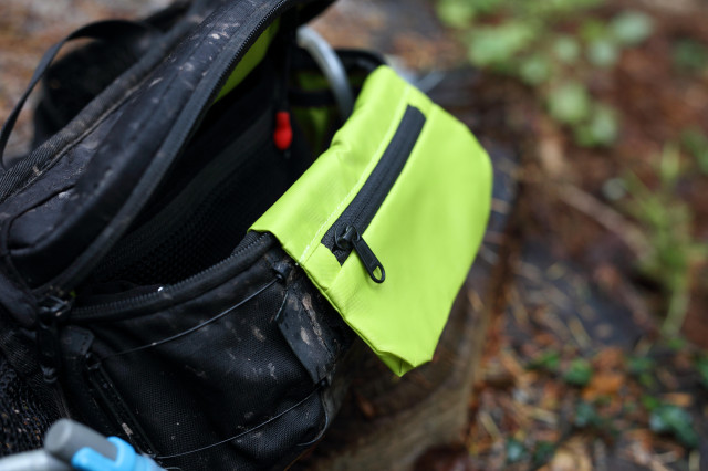 2021 ergon ba hip pack secret pocket.jpg