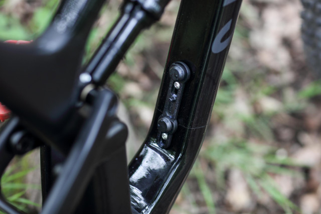 2021 fidlock bike base alone .jpg