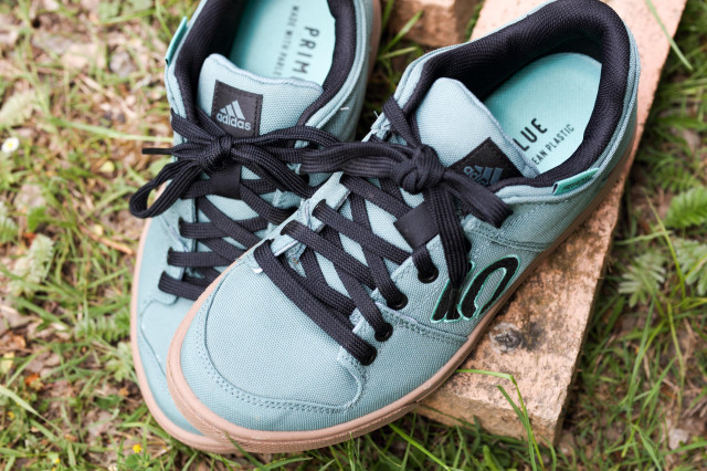 2021 fiveten freerider primeblue W lace.jpg