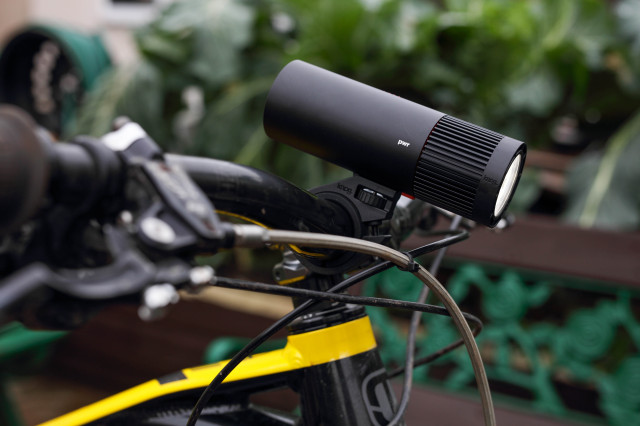 2021 knog pwr mountain kit light hero.jpg
