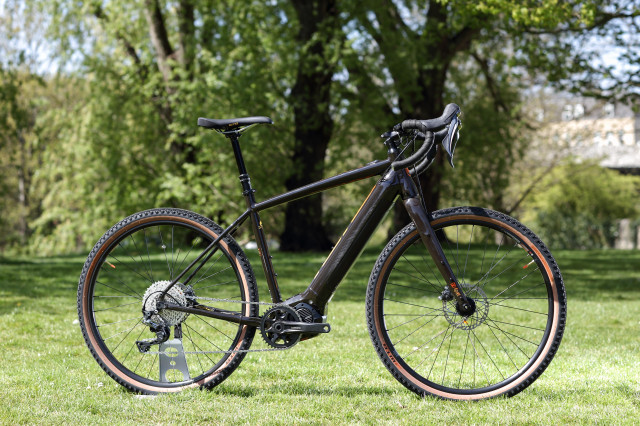 2021 kona libre el hero straight.jpg