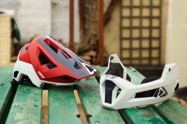 2021 leatt dbx 4.0 enduro apart.jpg