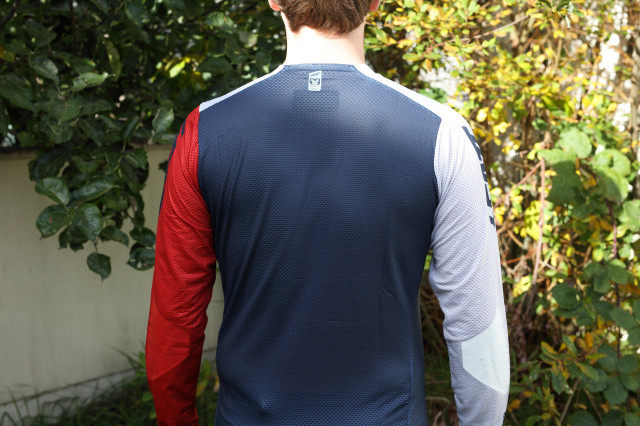 2021 leatt mtb 4.0 ultraweld back.jpg