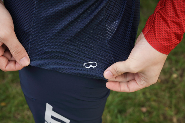 2021 leatt mtb 4.0 ultraweld side pocket.jpg