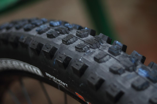 2021 maxxis dissector tread close 2.jpg