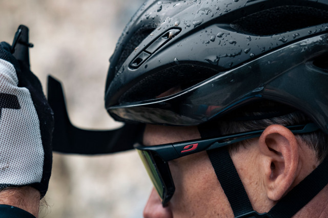 2021 met veleno mips mtb helmet visor off.jpg