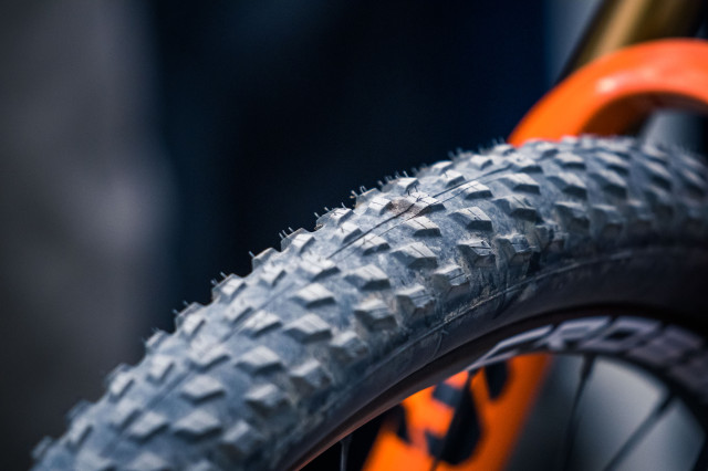 2021 michelin Force XC2 angle.jpg