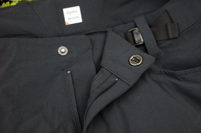 2021 rapha trail shorts mens button 2.jpg