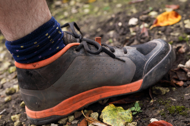 2021 ride concepts powerline shoe on foot.jpg