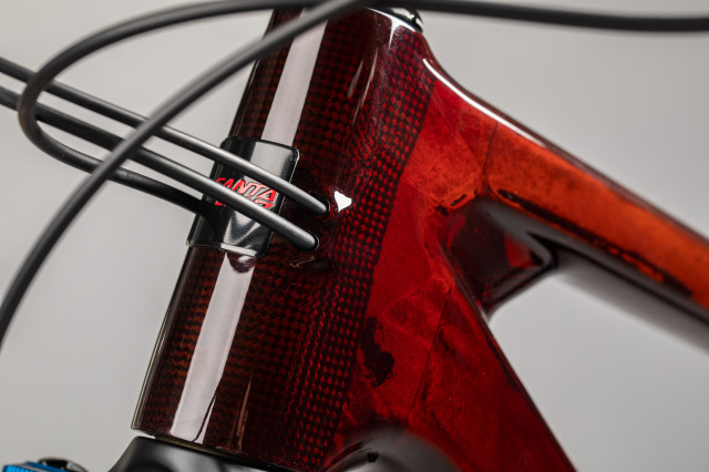 2021 santa cruz nomad head tube.jpg