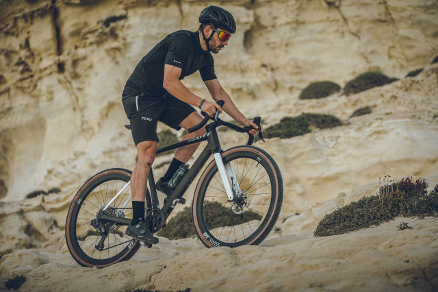 2021 scott addict gravel riding 2.jpg