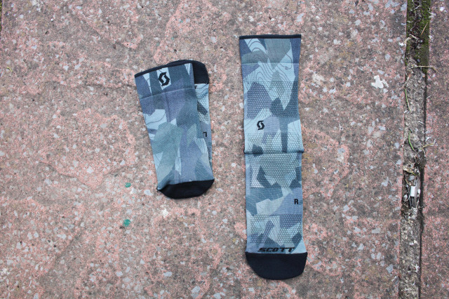 2021 scott camo trail map crew sock 2.jpg