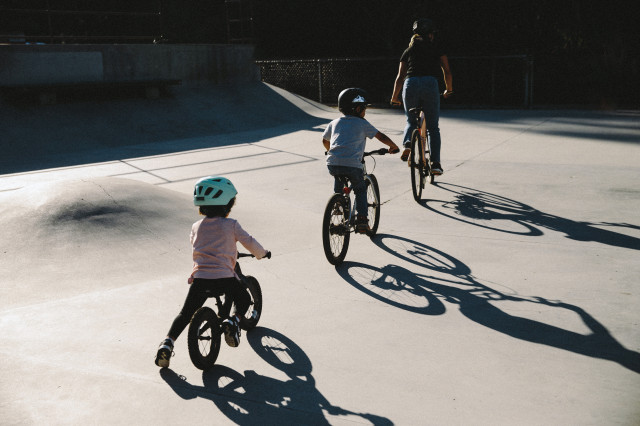 2021 specialized hotwalk family.jpg