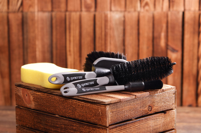 2021 syncros sponge and brush kit.jpg