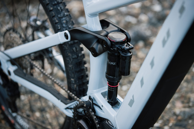 2021 vitus e-sommet linkage.jpg