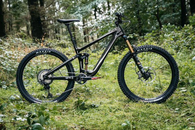2021 vitus escarpe hero 2.jpg