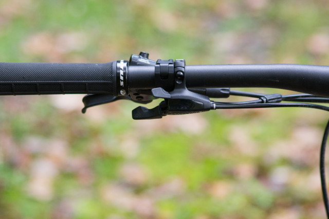 2021 vitus rapide fs cr suspension lockout.jpg