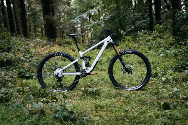 2021 vitus sommet hero 2.jpg