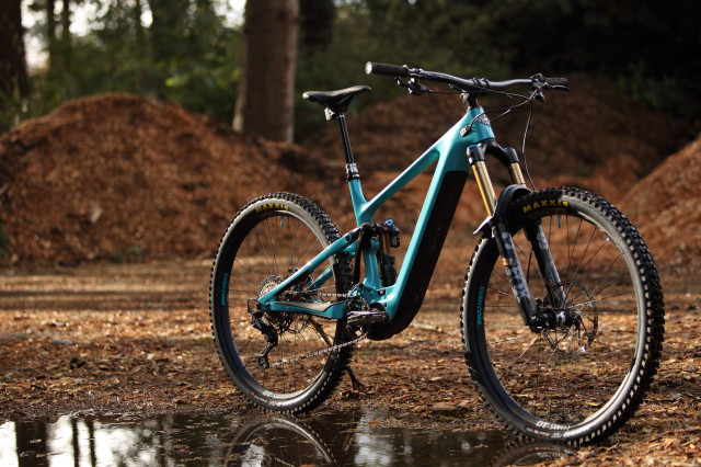 2021 yeti 160e t1 3q.jpg
