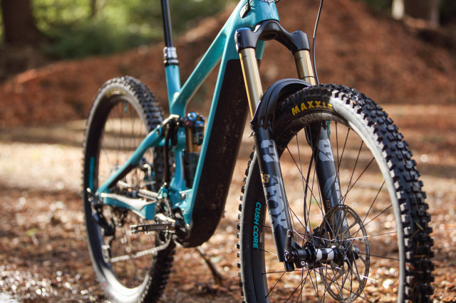2021 yeti 160e t1 fork.jpg