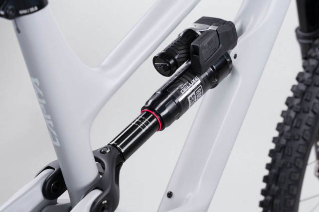 2021 yt industries capra uncaged 6 shock.jpg