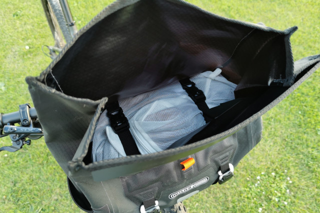 2021_Ortlieb_HandlebarpackQR_inside.jpg